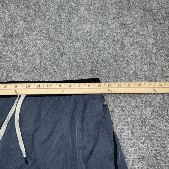 Vuori Shorts Mens Size XL Blue casual Bank shorts 7" - Picture 3 of 9